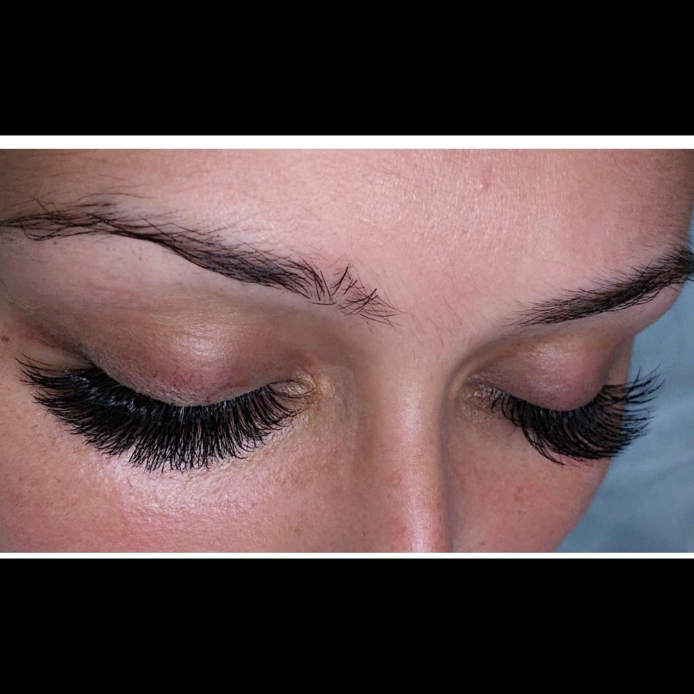 Eyelash extension